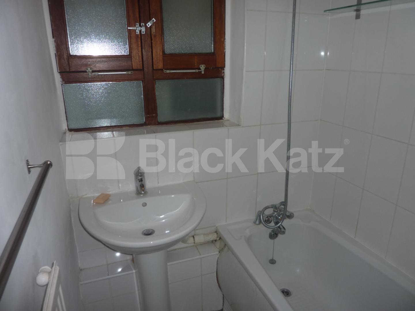 			NEW INSTRUCTION!, 2 Bedroom, 1 bath, 1 reception Flat			 Birkenhead Street, KINGS CROSS